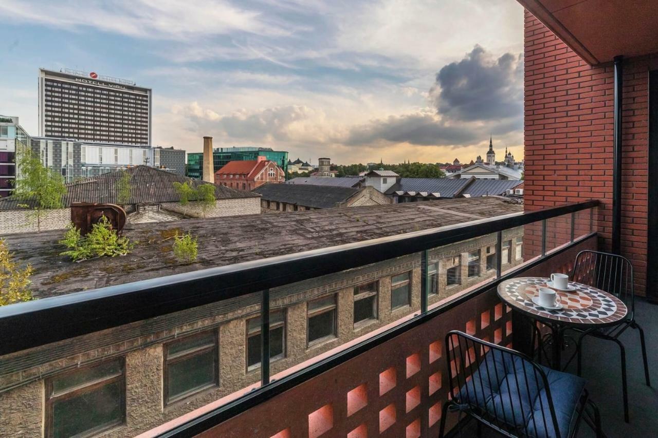Modern Luxury Apartment In City Centre タリン エクステリア 写真